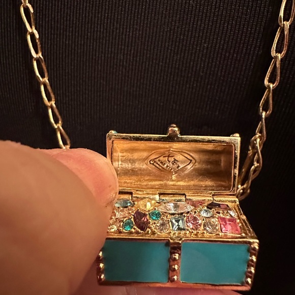 Vintage Disney Couture/ Kidada Tinkerbell Treasure Chest Locket Necklace - Picture 2 of 4